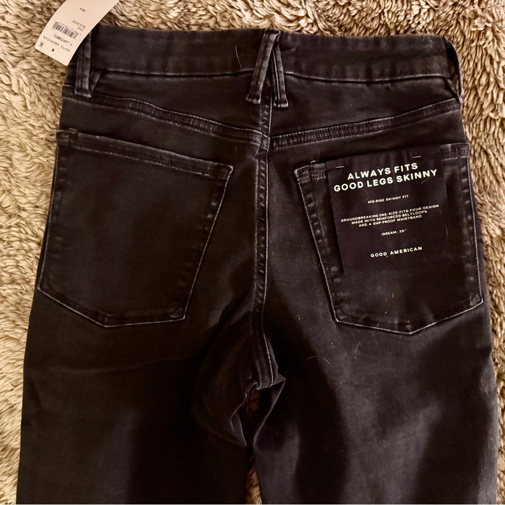Good American Black Skinny Jeans with Knee Seams - Picture 4 of 4
